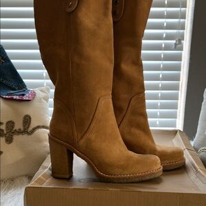 Women's Tan Suede Boots